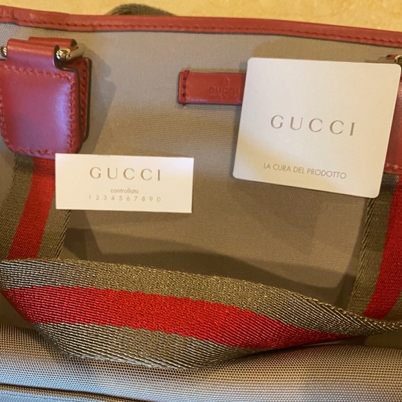 GUCCI Vinyl Green Handbag, 100% Authentic - Picture 8 of 8